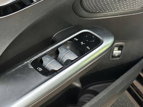 Used 2023 Mercedes-Benz C 300 Sedan image 17