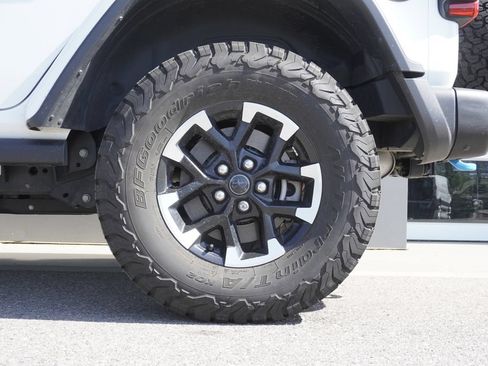 Used 2024 Jeep Wrangler Unlimited Rubicon 4xe AWD/4WD image 35