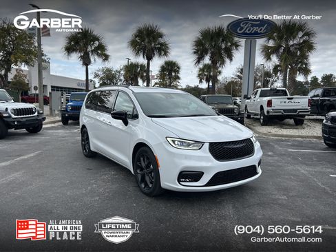 New 2026 Chrysler Pacifica Select w/ S Appearance Package image 1