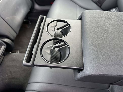 Used 2025 Mercedes-Benz C 300 4MATIC Sedan image 9