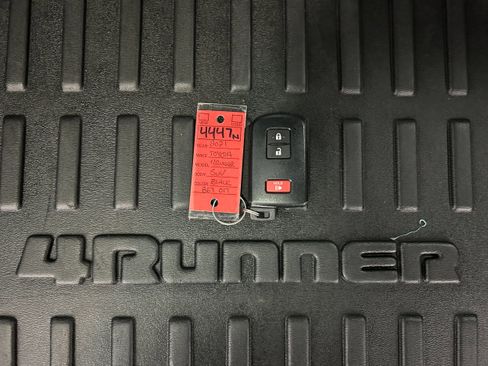 Used 2021 Toyota 4Runner Limited image 37