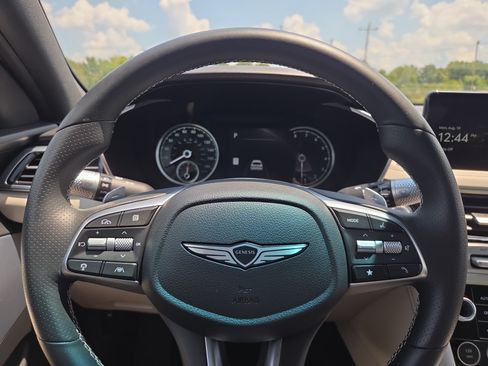 Used 2025 Genesis G70 2.5T RWD image 10