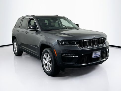 Used 2022 Jeep Grand Cherokee Limited image 3