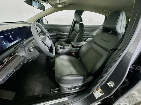 Used 2024 Nissan Ariya AWD image 13