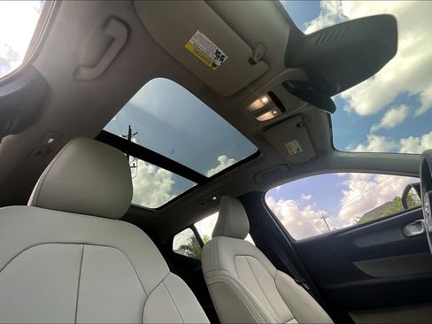 New 2026 Volvo XC40 B4 Plus w/ Protection Package Premier FWD image 22