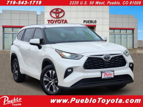 Used 2020 Toyota Highlander XLE AWD/4WD image 1