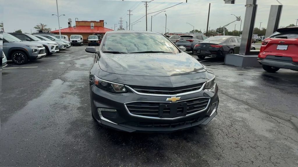 Used 2016 Chevrolet Malibu LT FWD image 3