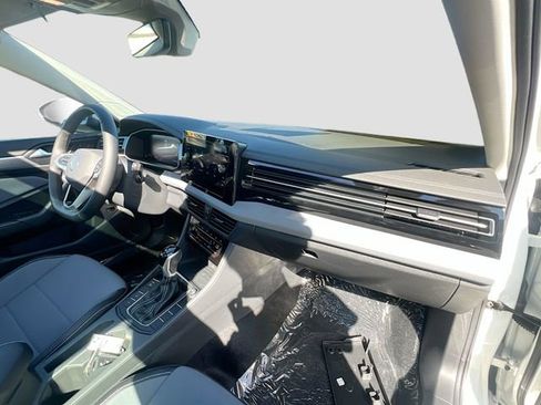 New 2025 Volkswagen Jetta SE image 28