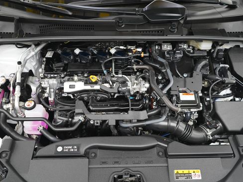Used 2025 Toyota Prius AWD image 30