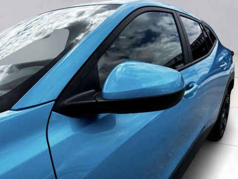 Used 2025 Chevrolet Trax LS w/ LS Convenience Package image 13