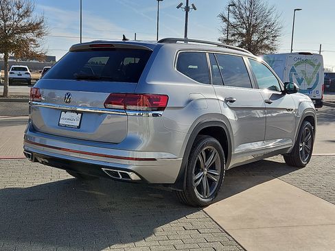 Used 2021 Volkswagen Atlas SE w/ Panoramic Sunroof Package image 3