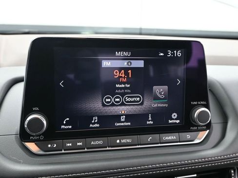 Used 2022 Nissan Rogue SV image 18