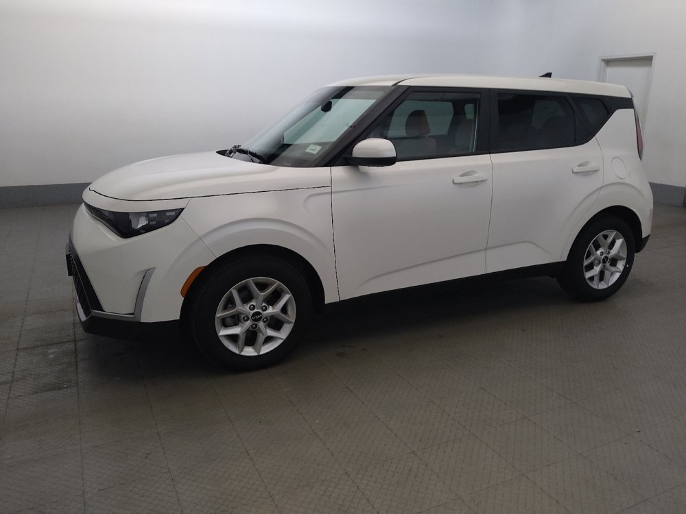 Used 2025 Kia Soul S FWD image 2