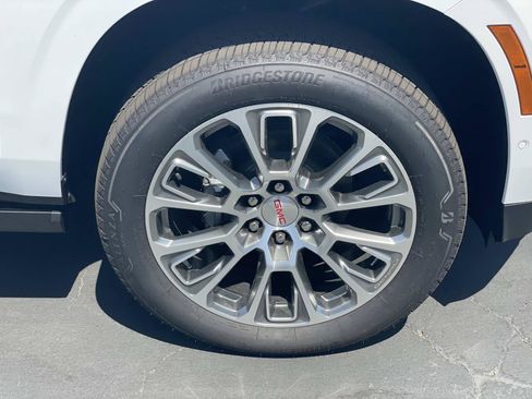 New 2026 GMC Yukon XL Denali w/ Sun & Power Step Package AWD/4WD image 30