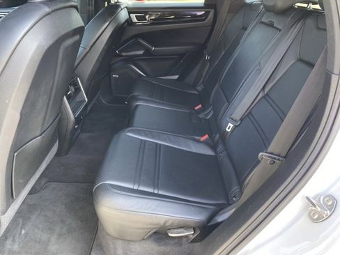 Used 2021 Porsche Cayenne Coupe w/ Premium Package image 36