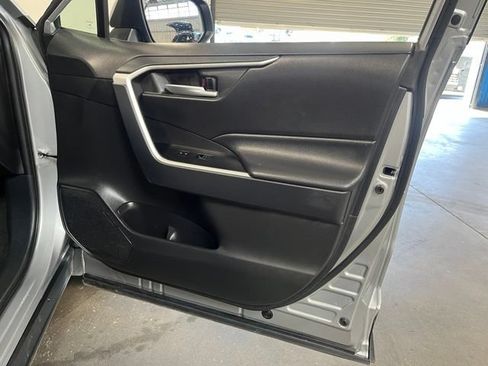 Used 2025 Toyota RAV4 XLE AWD/4WD image 14