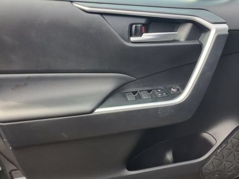 Used 2025 Toyota RAV4 XLE AWD/4WD image 14
