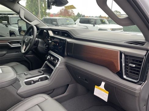 New 2026 GMC Sierra 3500 Denali w/ Denali Reserve Package image 30