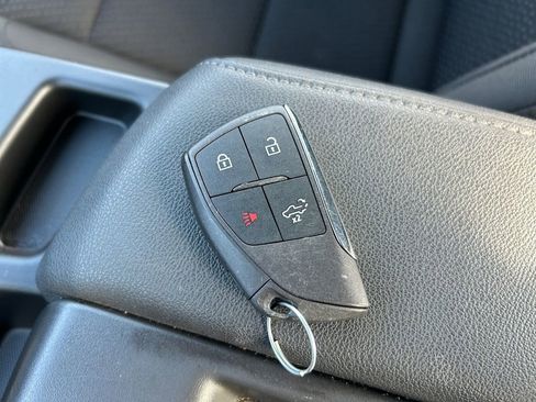 Used 2025 Chevrolet Silverado 1500 W/T image 32