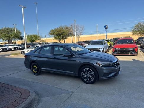 Used 2020 Volkswagen Jetta SEL Premium image 8