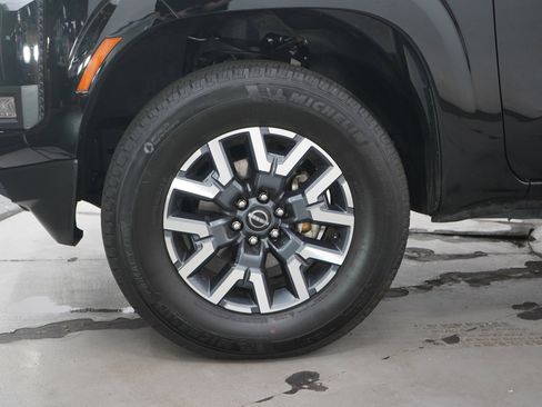Used 2025 Nissan Frontier SL w/ Bed Access Package AWD/4WD image 28