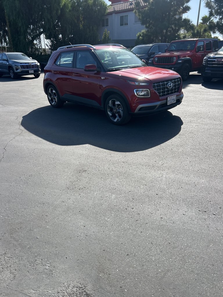 Used 2025 Hyundai Venue SEL FWD image 5