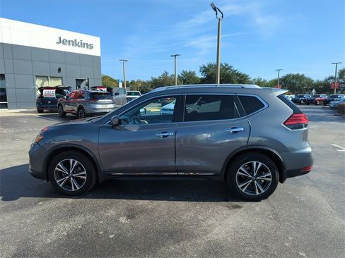 Used 2017 Nissan Rogue SL image 9