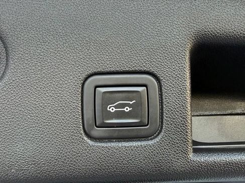 Certified 2023 Chevrolet Equinox LT FWD image 9