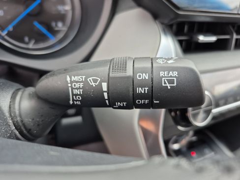 Certified 2023 Toyota Venza LE AWD/4WD image 29