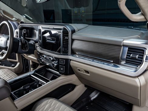 Used 2026 Ford F450 Platinum w/ Platinum Plus Package image 18