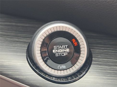 Certified 2024 Jeep Wagoneer Series III w/ Premium Group I image 40