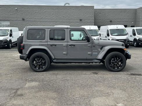 Used 2023 Jeep Wrangler Unlimited Sahara w/ Cold Weather Group AWD/4WD image 2