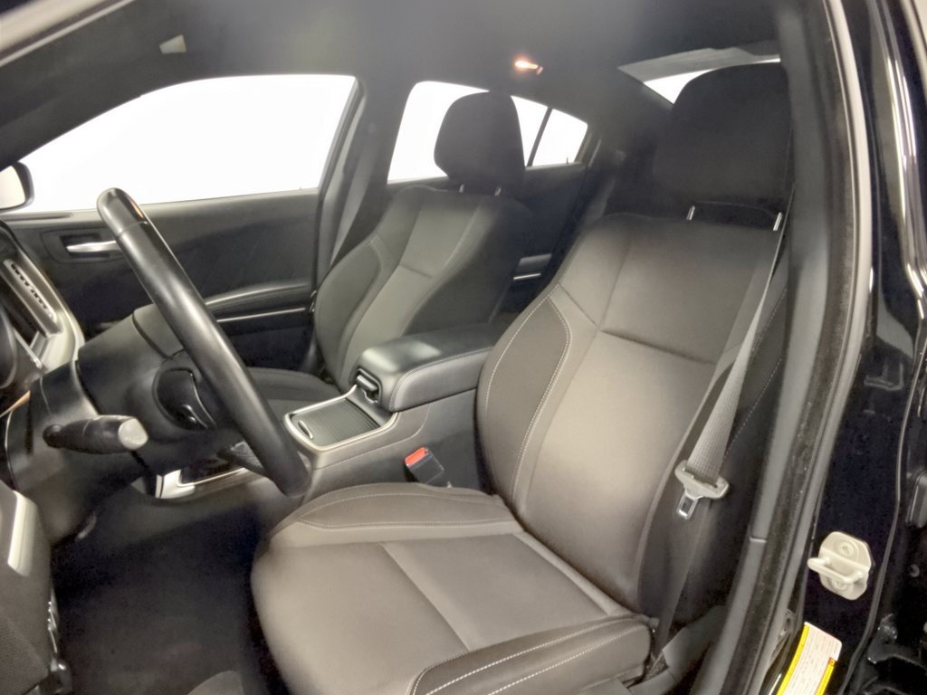 Used 2022 Dodge Charger SXT RWD image 5