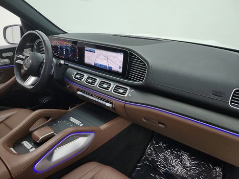 Certified 2024 Mercedes-Benz GLS 450 4MATIC image 23