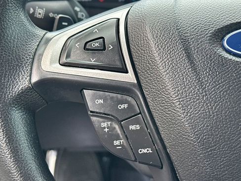 Used 2019 Ford Fusion SE image 24