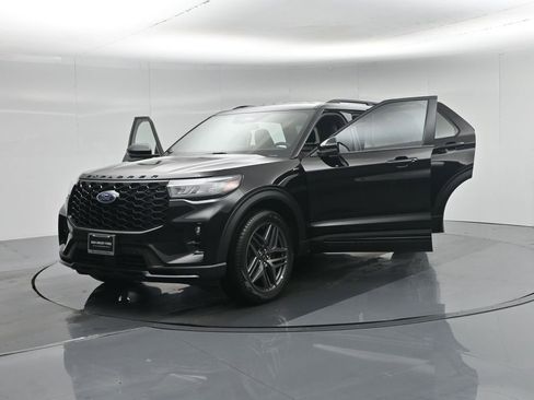 Used 2025 Ford Explorer ST-Line w/ ST-Line Street Pack image 31