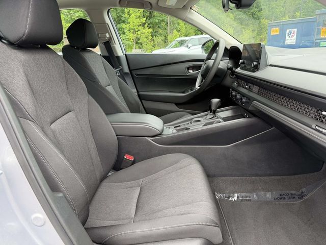 Used 2024 Honda Accord EX image 10