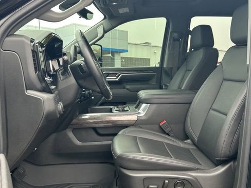 Used 2025 Chevrolet Silverado 2500 LTZ w/ Trail Boss Package image 36