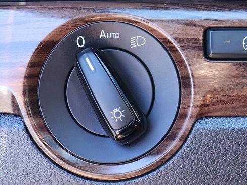 Used 2020 Volkswagen Passat 2.0T SEL image 43