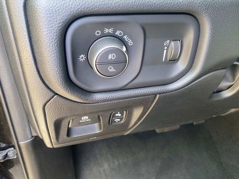 Used 2022 RAM 1500 Big Horn AWD/4WD image 15