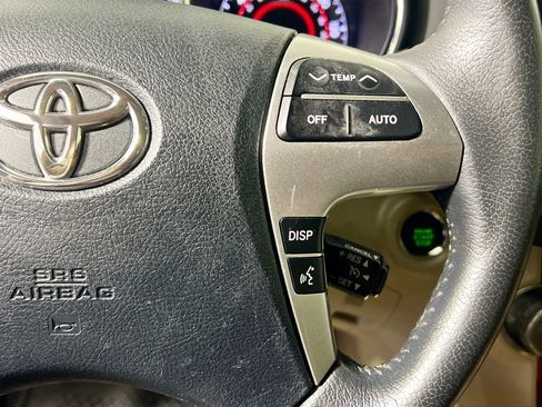 Used 2013 Toyota Highlander Limited image 19