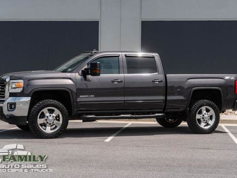 Used 2015 GMC Sierra 2500 SLE w/ SLE Preferred Package AWD/4WD image 3