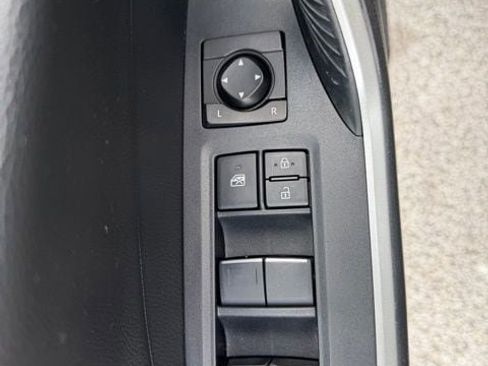 Used 2019 Toyota RAV4 Limited w/ Cold Weather Package image 17