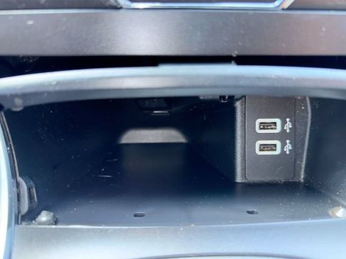 Used 2018 Ford Edge Titanium w/ Equipment Group 302A AWD/4WD image 36