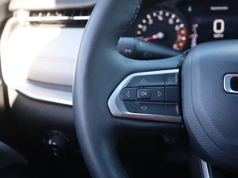 Used 2025 Jeep Compass Limited AWD/4WD image 11