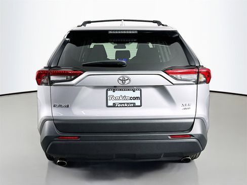Used 2024 Toyota RAV4 XLE image 6