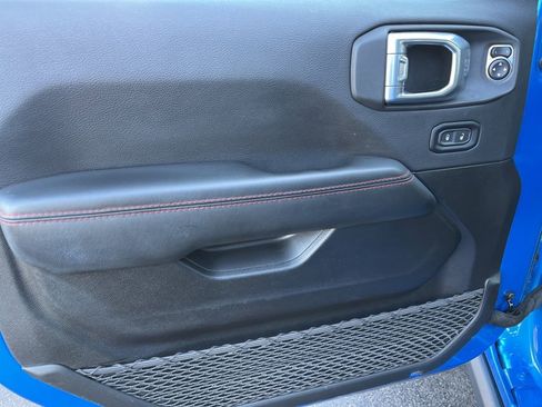 Used 2025 Jeep Wrangler Unlimited Rubicon image 29