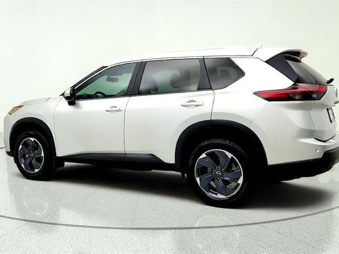 Used 2025 Nissan Rogue SV w/ SV Premium Package FWD image 7