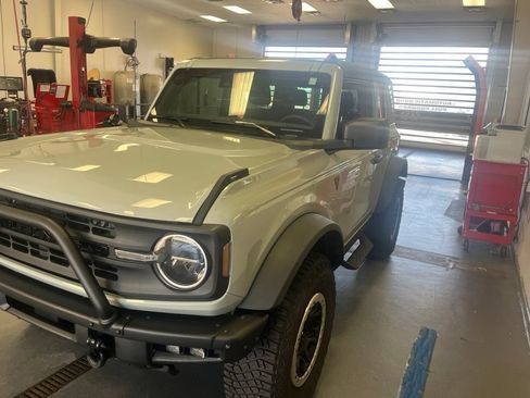 Used 2023 Ford Bronco 2-Door w/ Sasquatch Package AWD/4WD image 2
