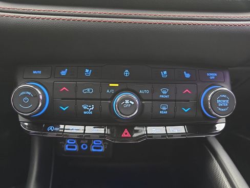 Used 2023 Dodge Durango GT image 30